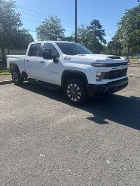 Summit White 2025 Chevrolet Silverado 2500 Custom