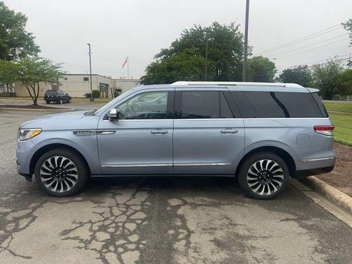 Crystal Blue Metallic 2024 Lincoln Navigator L Black Label