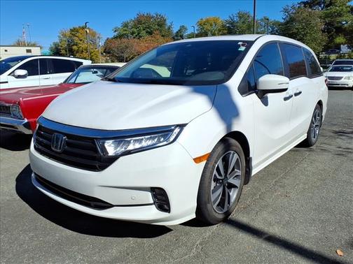 Platinum White Pearl 2024 Honda Odyssey Touring