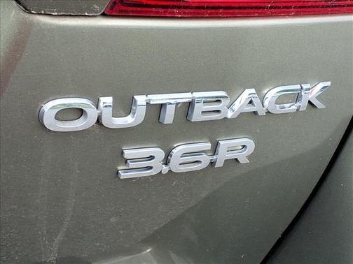 Wilderness Green Metallic 2019 Subaru Outback 3.6R Touring