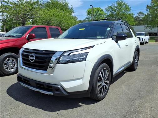 2 Tone White / Black Roof 2023 Nissan Pathfinder Platinum