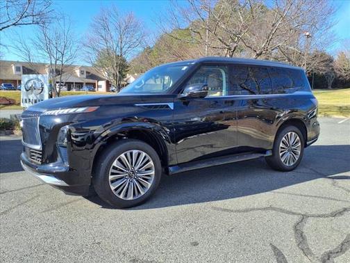 2025 INFINITI QX80 Luxe