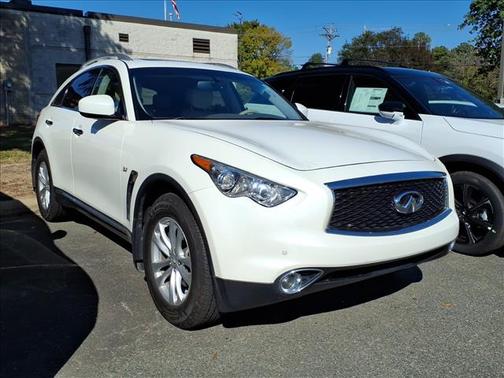 White 2017 INFINITI QX70 Base