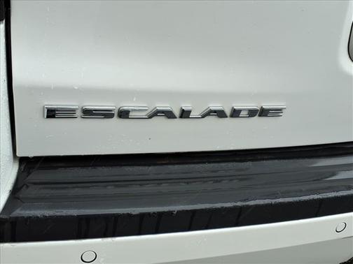 2018 Cadillac Escalade ESV Luxury