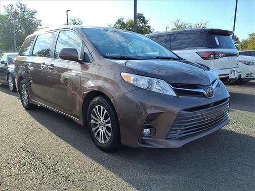 2019 Toyota Sienna XLE