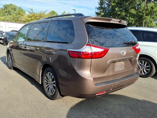2019 Toyota Sienna XLE