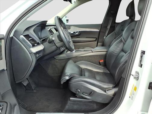 2022 Volvo XC90 Recharge Plug-In Hybrid T8 Inscription 7 Passenger