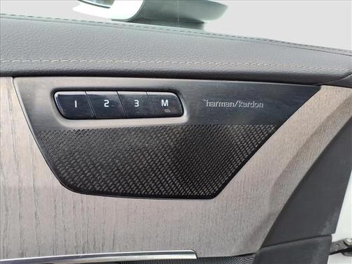 2022 Volvo XC90 Recharge Plug-In Hybrid T8 Inscription 7 Passenger