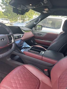 2025 INFINITI QX80 AUTOGRAPH