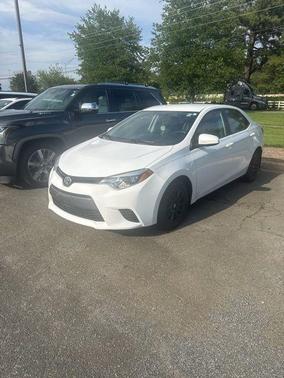 White 2015 Toyota Corolla L