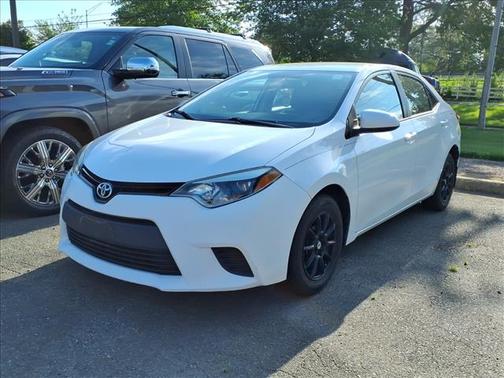 Super White 2015 Toyota Corolla L