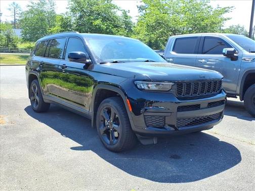 Diamond Black 2023 Jeep Grand Cherokee L Laredo