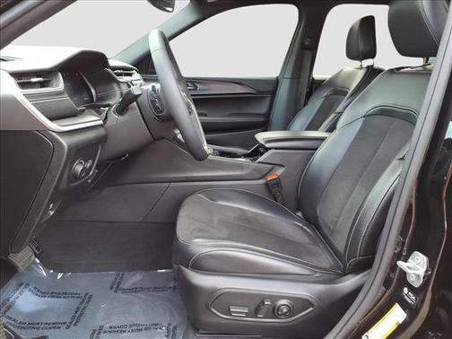 Diamond Black 2023 Jeep Grand Cherokee L Laredo
