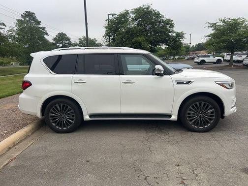 Moonstone White 2024 INFINITI QX80 SENSORY