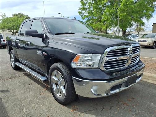 Brilliant Black Crystal Pearlcoat 2016 RAM 1500 Big Horn