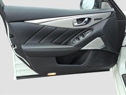 2024 INFINITI Q50 LUXE