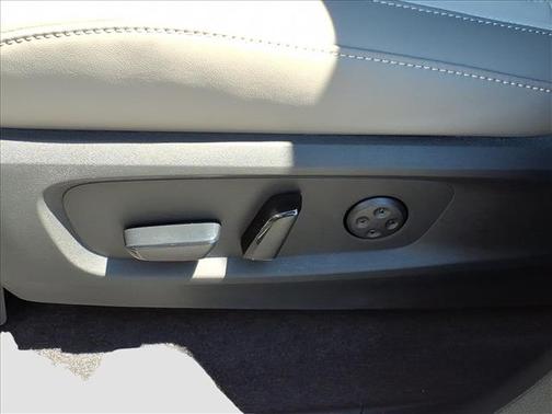 Radiant White 2026 INFINITI QX60 Luxe