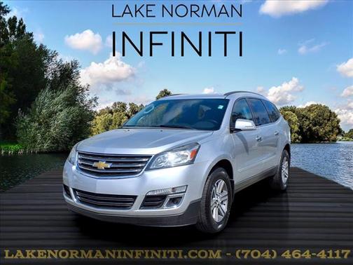 Silver Ice Metallic 2017 Chevrolet Traverse 2LT