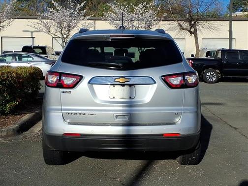 2017 Chevrolet Traverse 2LT