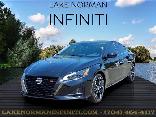 Super Black 2025 Nissan Altima SR