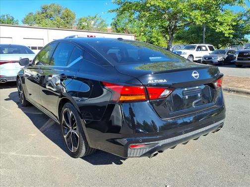 Super Black 2025 Nissan Altima SR