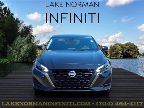 Super Black 2025 Nissan Altima SR