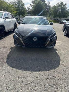 Super Black 2025 Nissan Altima SR