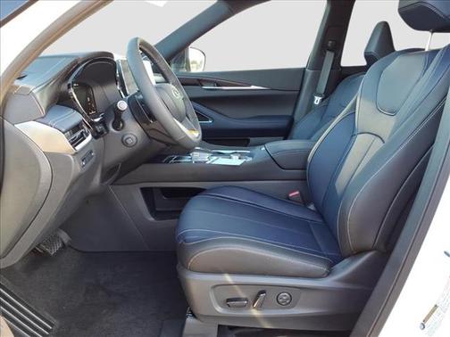 Radiant White 2026 INFINITI QX60 SPORT