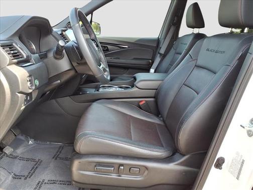 Platinum White Pearl 2024 Honda Passport Black Edition
