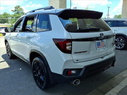 Platinum White Pearl 2024 Honda Passport Black Edition