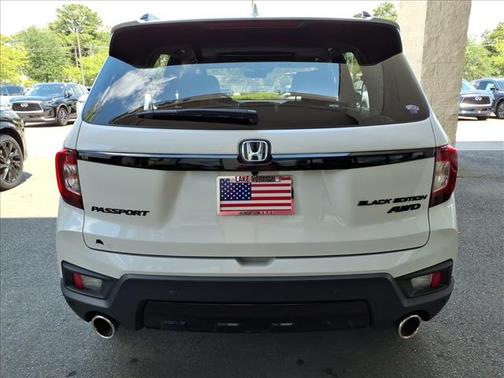 Platinum White Pearl 2024 Honda Passport Black Edition