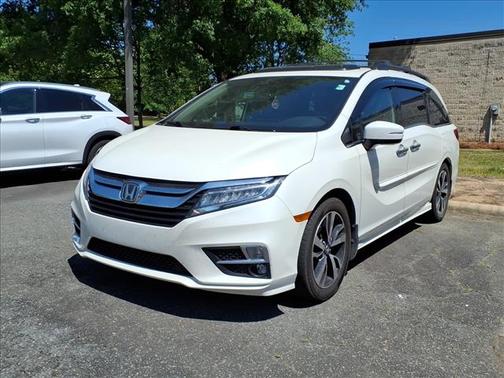 White Diamond Pearl 2018 Honda Odyssey Elite