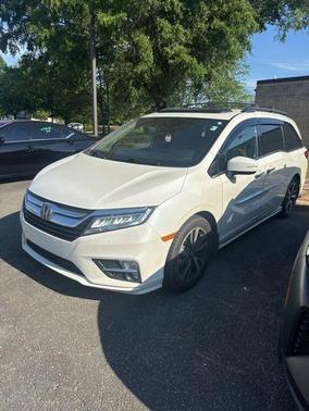 White Diamond Pearl 2018 Honda Odyssey Elite