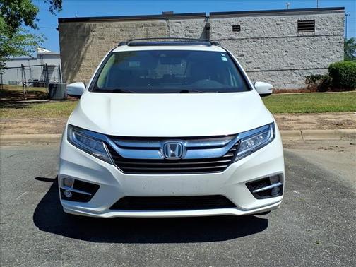 White Diamond Pearl 2018 Honda Odyssey Elite