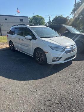White Diamond Pearl 2018 Honda Odyssey Elite
