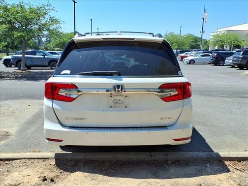 White Diamond Pearl 2018 Honda Odyssey Elite