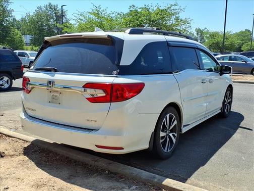 White Diamond Pearl 2018 Honda Odyssey Elite