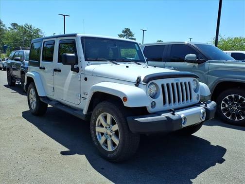 Bright White Clearcoat 2017 Jeep Wrangler Unlimited Sahara