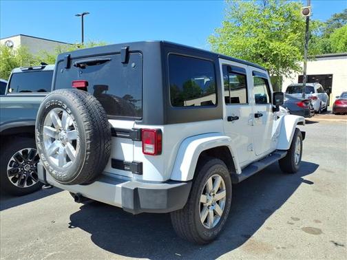 Bright White Clearcoat 2017 Jeep Wrangler Unlimited Sahara