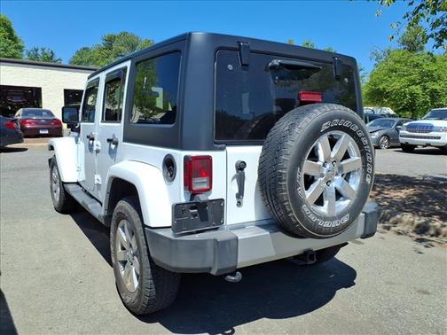 Bright White Clearcoat 2017 Jeep Wrangler Unlimited Sahara