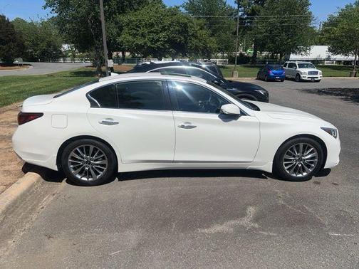 Majestic White 2024 INFINITI Q50 LUXE