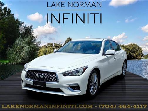 Majestic White 2024 INFINITI Q50 LUXE