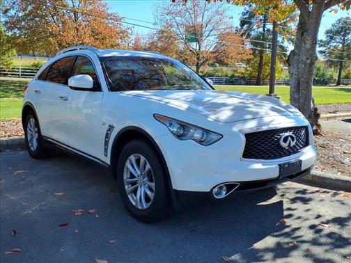 2017 INFINITI QX70 Base