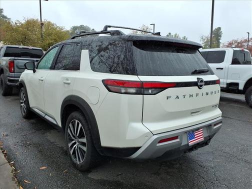 2023 Nissan Pathfinder Platinum