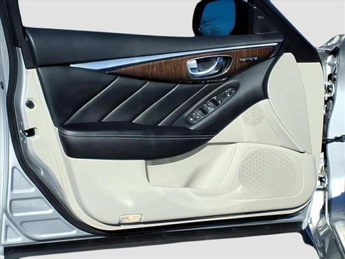 2015 INFINITI Q50 Premium