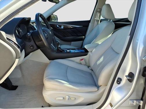 2015 INFINITI Q50 Premium