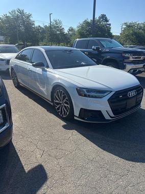 Glacier White Metallic 2021 Audi S8 4.0T quattro