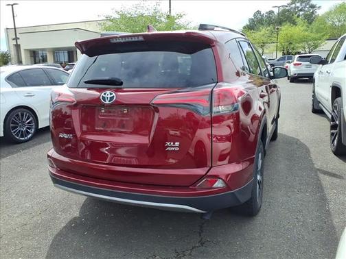 Pearl 2018 Toyota RAV4 XLE