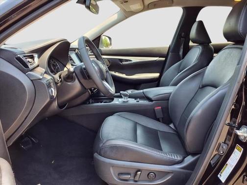 2022 INFINITI QX50 Luxe