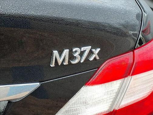 2011 INFINITI M37x Base